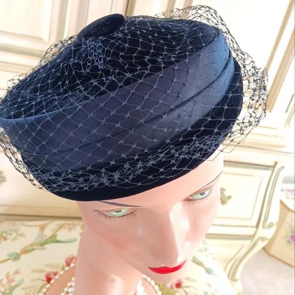 Gorgeous Vintage Ladies United Hatters Union Made Netting Leaves Bow 1940’s Gorgeous Vintage Ladies United Hatters Union Made Netting  main image 4